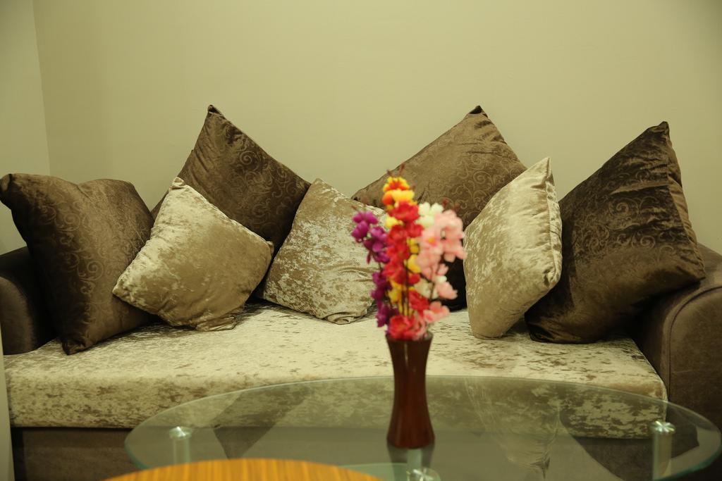 Hotel Sv Kashipur Habitación foto